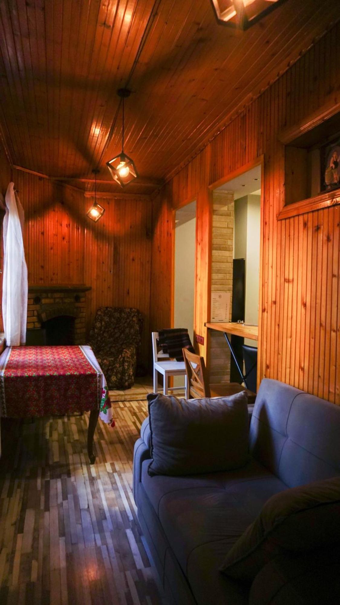 J Square Hostel Τυφλίδα Εξωτερικό φωτογραφία