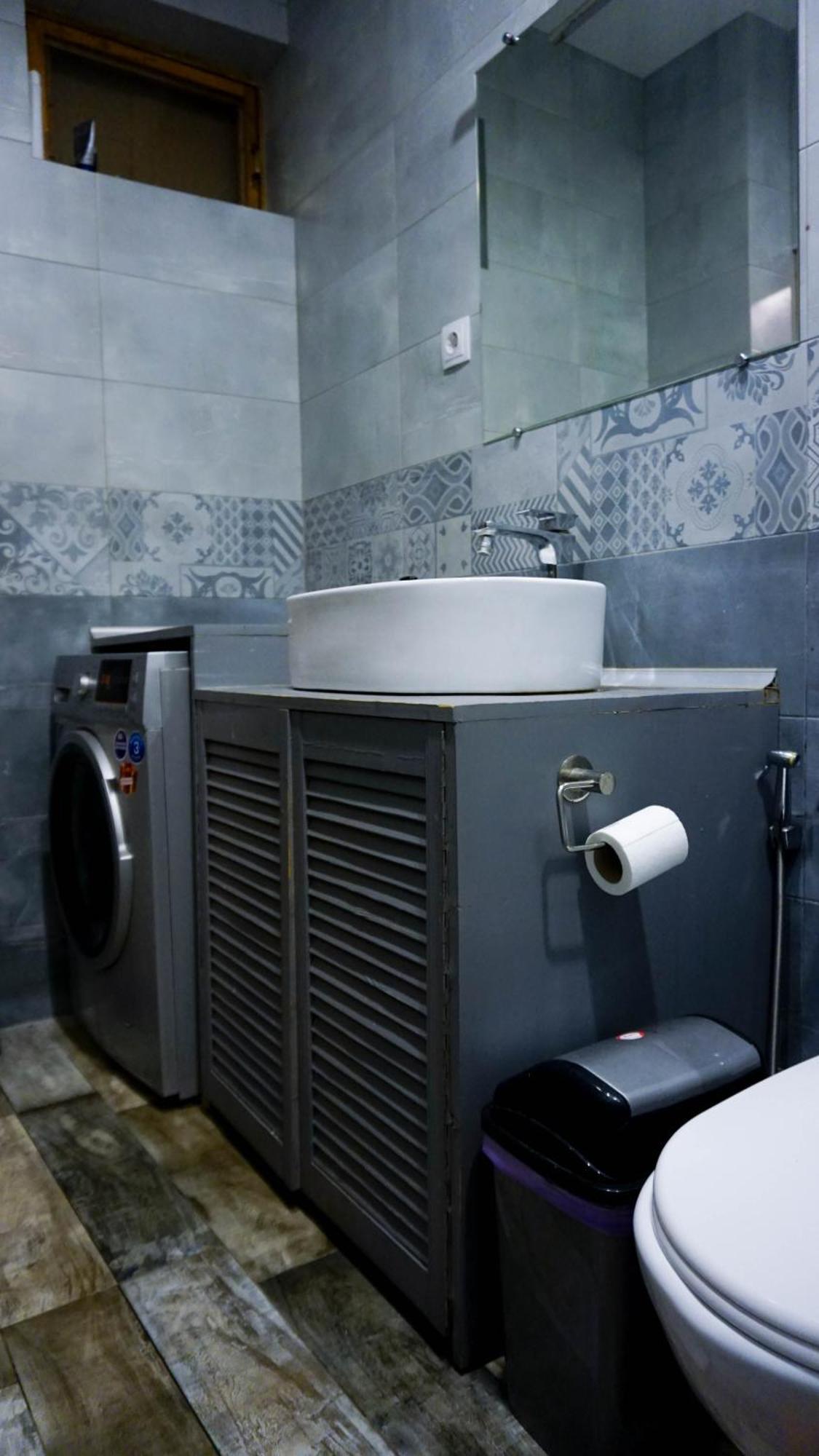 J Square Hostel Τυφλίδα Εξωτερικό φωτογραφία